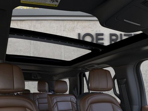 New 2025 Lincoln Navigator Reserve AWD/4WD image 22