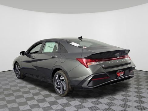 New 2025 Hyundai Elantra SEL image 38