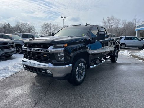 Used 2022 Chevrolet Silverado 2500 LT w/ Convenience Package image 3
