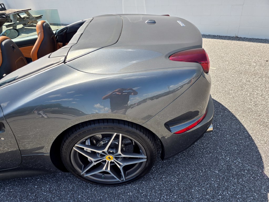 Used 2015 Ferrari California T RWD image 8
