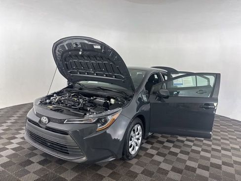 Used 2025 Toyota Corolla LE image 13