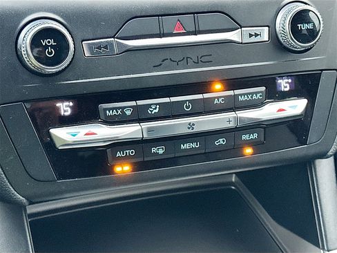 Used 2020 Ford Explorer XLT w/ Equipment Group 202A image 15