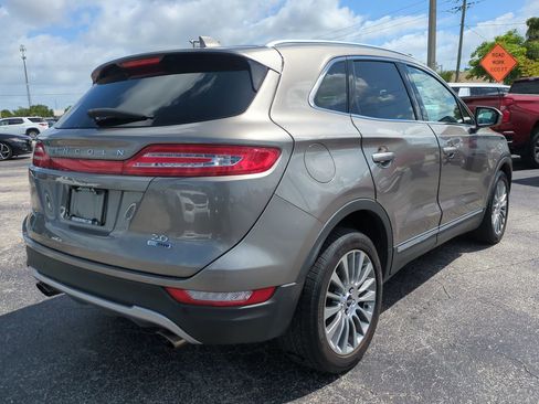 Used 2016 Lincoln MKC Reserve w/ Lincoln MKC Climate Package FWD image 4