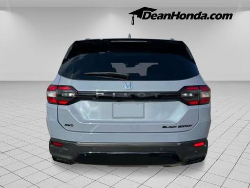 New 2026 Honda Pilot Black Edition image 4