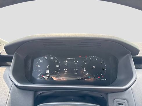 Used 2024 Land Rover Discovery S AWD/4WD image 17