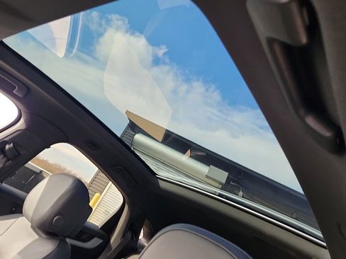 Used 2025 Porsche Cayenne S image 12