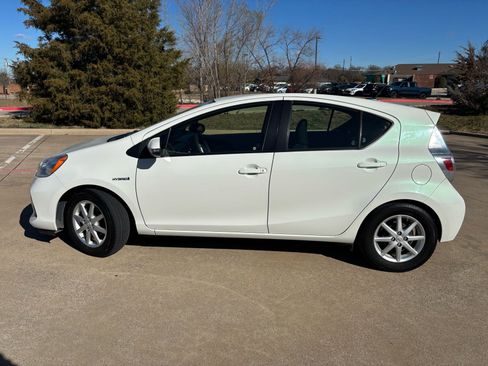 Used 2012 Toyota Prius C Three image 9