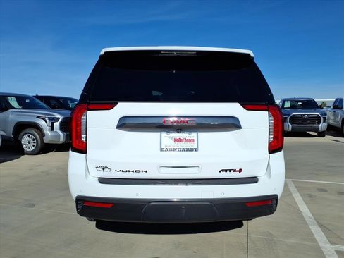 Used 2023 GMC Yukon XL AT4 w/ AT4 Premium Plus Package image 6