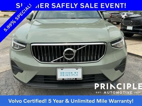 Certified 2024 Volvo XC40 B5 Core AWD/4WD image 3