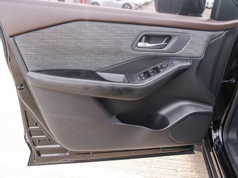 Used 2021 Nissan Rogue SV FWD image 21
