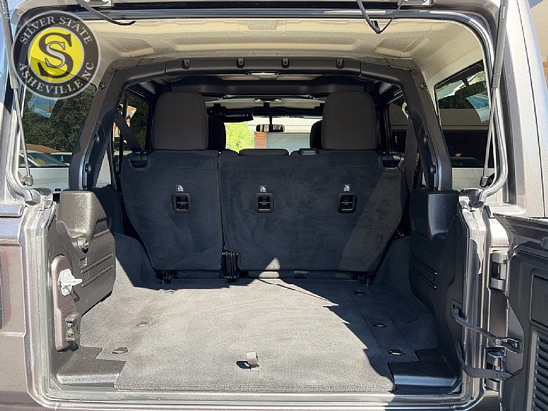 Used 2019 Jeep Wrangler Unlimited Sahara w/ LED Lighting Group AWD/4WD image 25