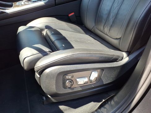 Used 2023 BMW X7 xDrive40i AWD/4WD image 18