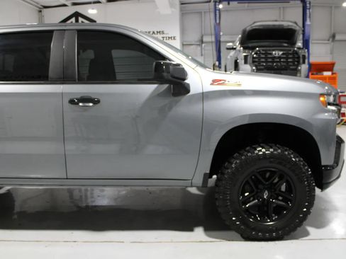 Used 2021 Chevrolet Silverado 1500 LT Trail Boss w/ Convenience Package II AWD/4WD image 4