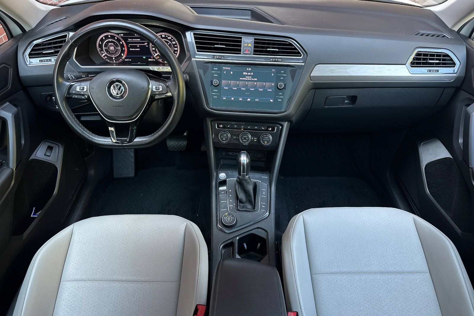 Used 2019 Volkswagen Tiguan SEL w/ 3rd Row Seat Package AWD/4WD image 18