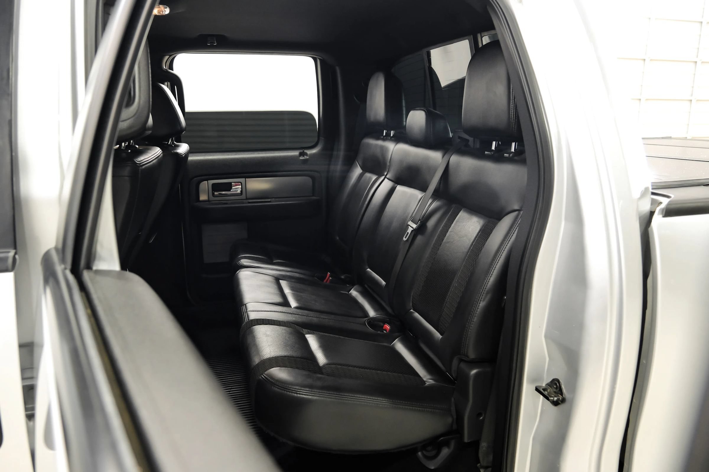Used 2014 Ford F150 Raptor w/ Equipment Group 801A Luxury AWD/4WD image 16