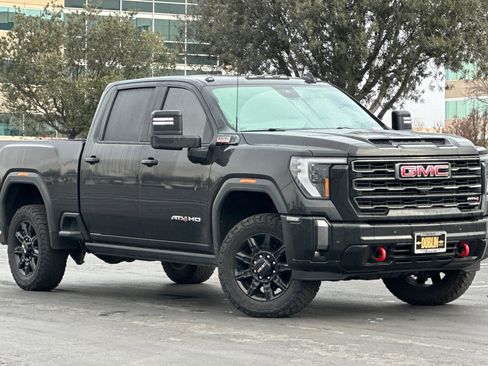 Used 2024 GMC Sierra 3500 AT4 w/ AT4 Premium Plus Package image 2