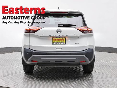 Used 2023 Nissan Rogue S AWD/4WD image 6