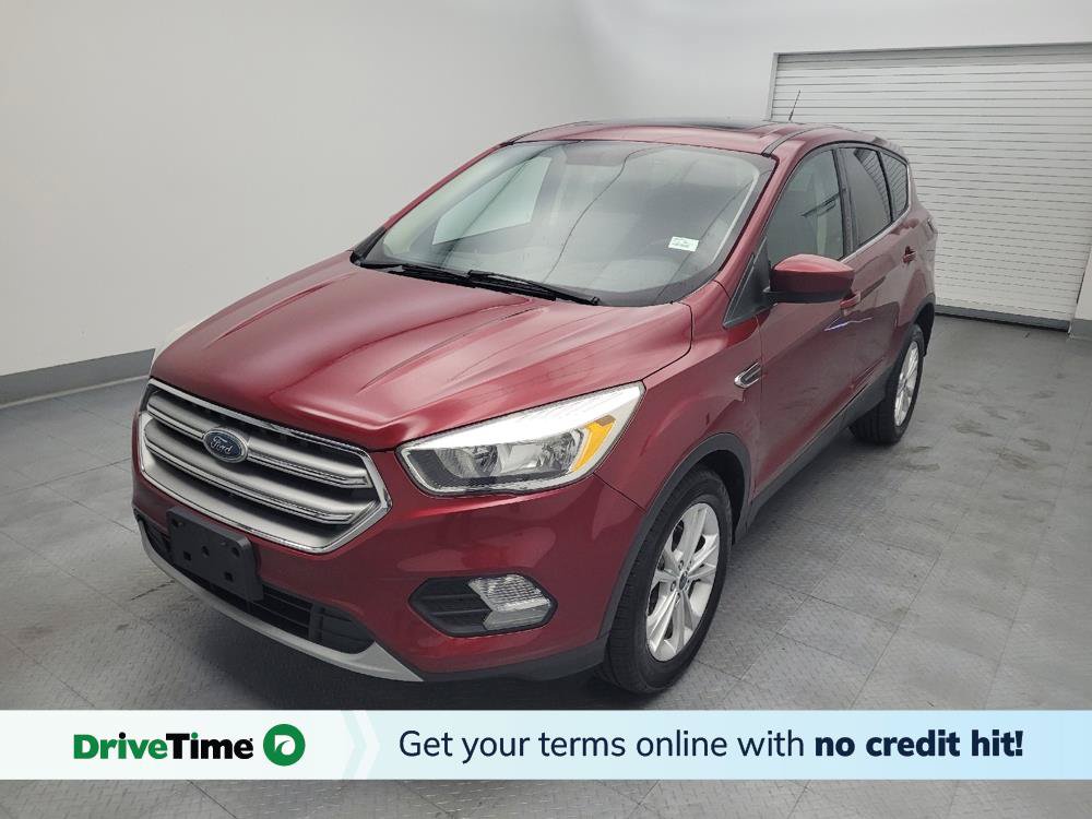 Used 2017 Ford Escape SE w/ SE Cold Weather Package FWD image 1