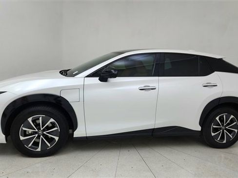 Used 2024 Lexus RZ 450e Premium w/ Technology Package image 3