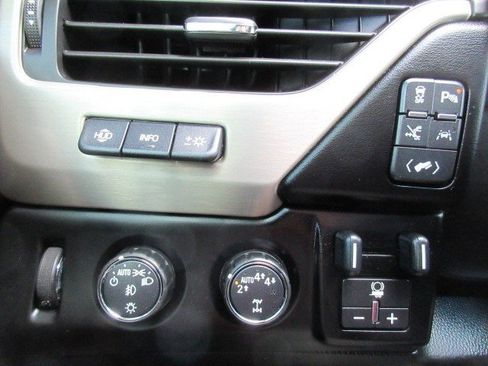 Used 2018 GMC Yukon Denali w/ Denali Ultimate Package AWD/4WD image 28