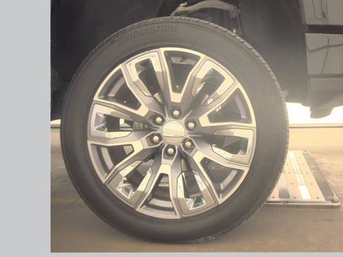 Used 2024 GMC Sierra 1500 Denali w/ Denali Reserve Package image 11