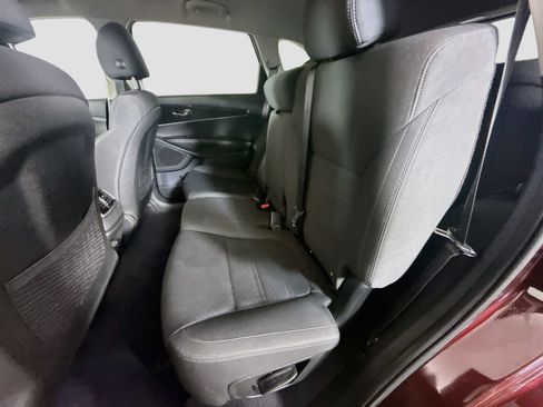 Used 2020 Kia Sorento LX FWD image 25
