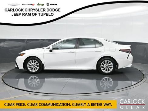 Used 2024 Toyota Camry SE image 8