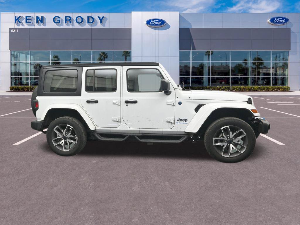 Used 2024 Jeep Wrangler Unlimited AWD/4WD image 5