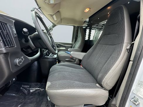 Used 2025 GMC Savana 2500 w/ Driver Convenience Package RWD image 9