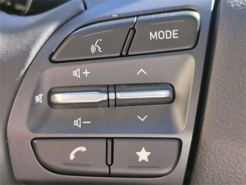 Certified 2022 Hyundai Kona Limited image 31