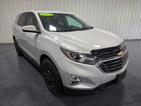 Used 2019 Chevrolet Equinox LT FWD image 2