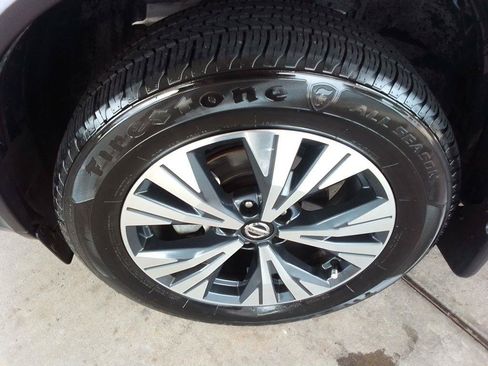 Used 2021 Nissan Rogue SV w/ Premium Package FWD image 27
