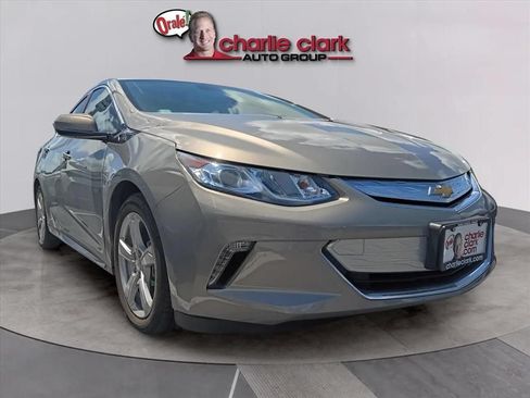 Used 2017 Chevrolet Volt LT FWD image 4