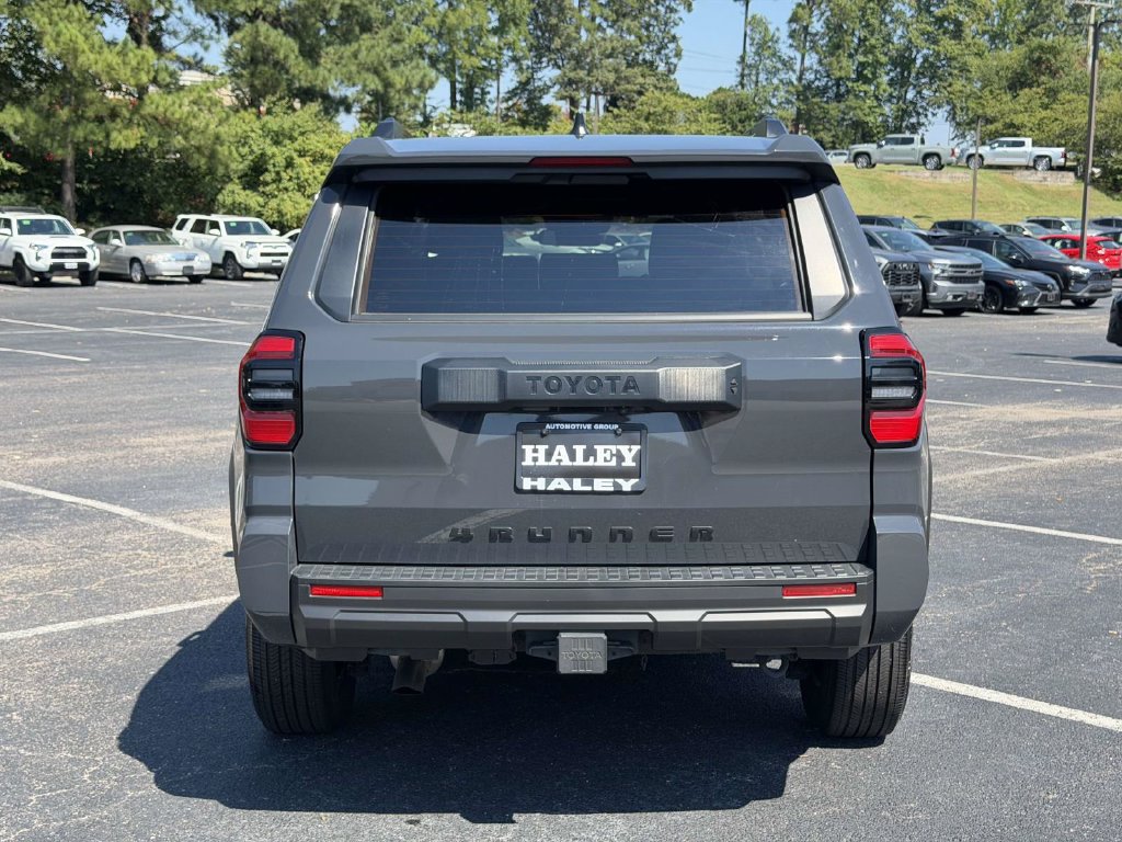 Certified 2025 Toyota 4Runner SR5 AWD/4WD image 22