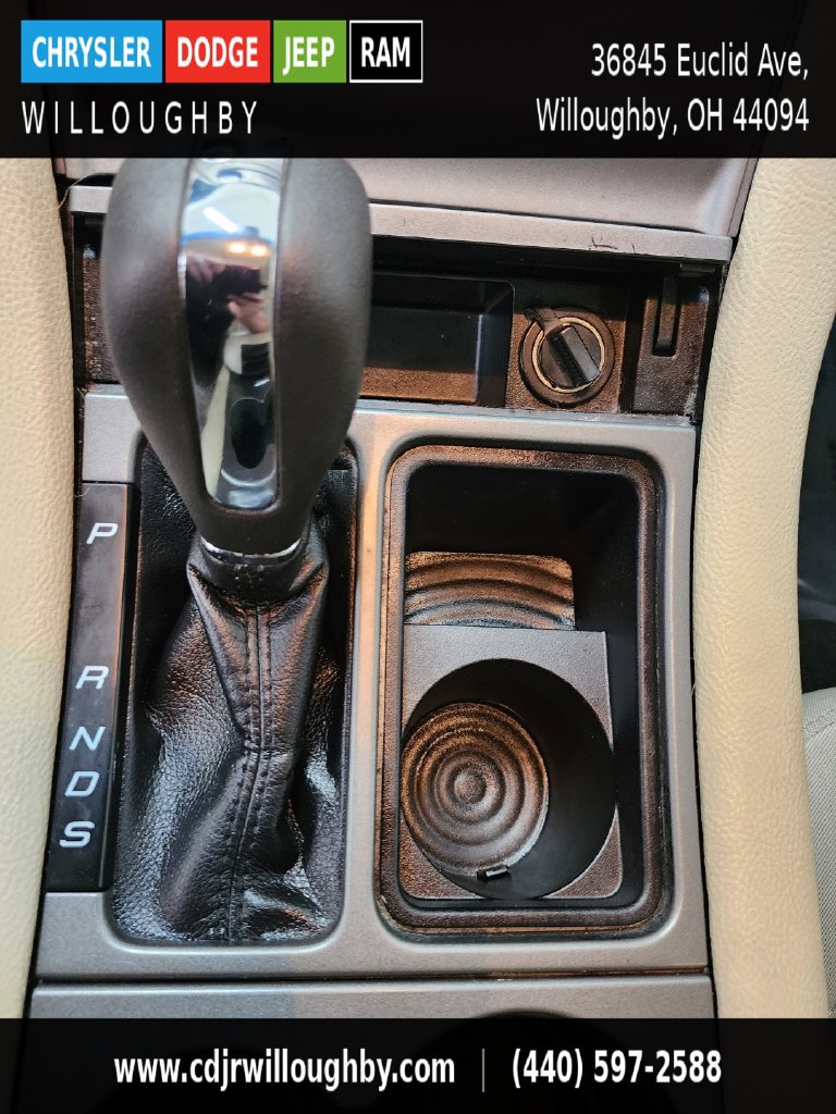Used 2017 Ford Taurus SE FWD image 23