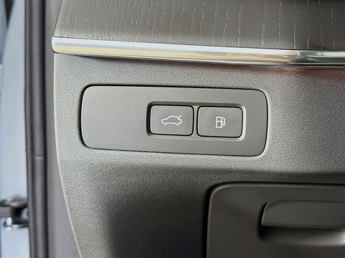 Certified 2024 Volvo XC90 T8 Ultimate w/ Protection Package Premier AWD/4WD image 10