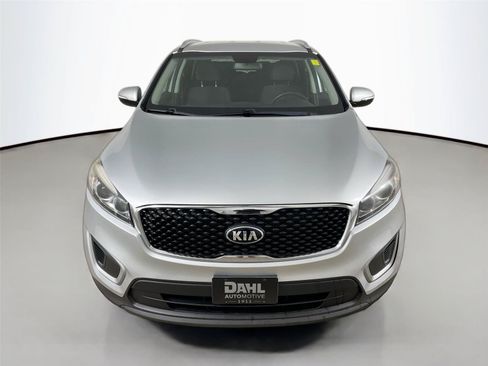 Used 2018 Kia Sorento AWD image 3