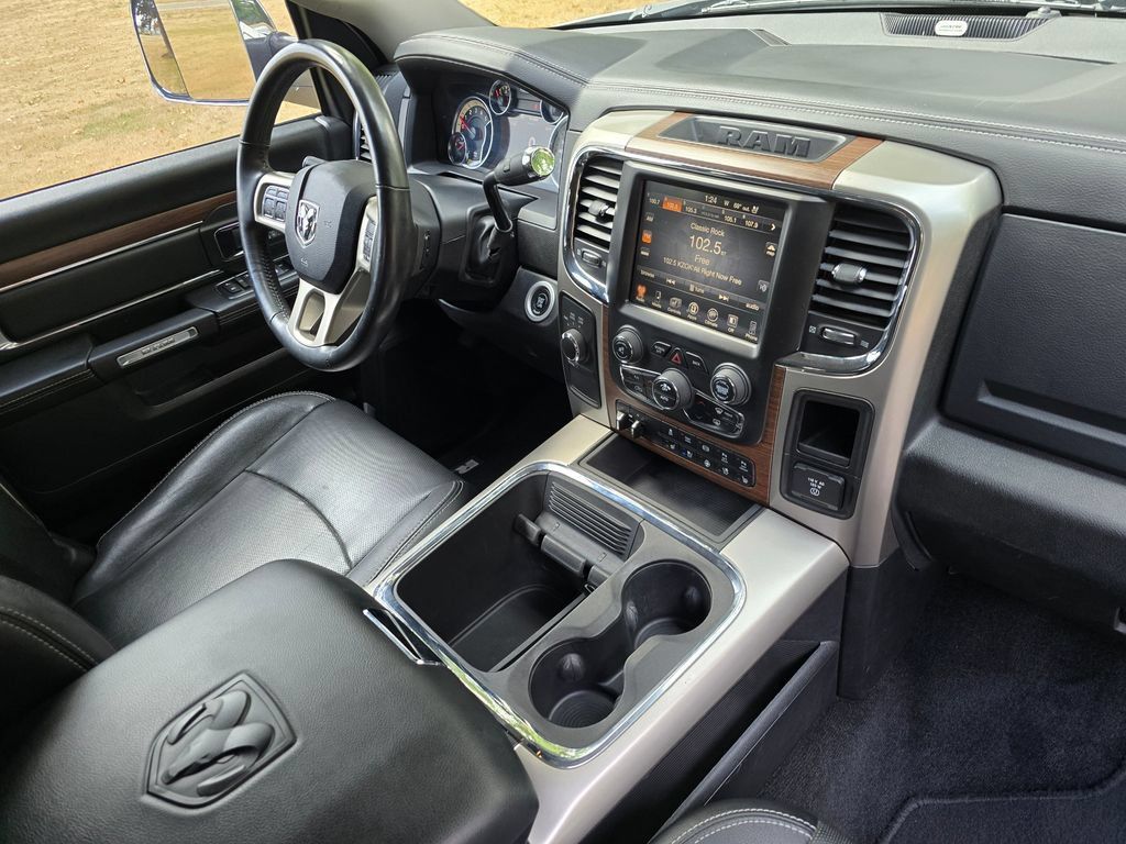 Used 2016 RAM 3500 Laramie w/ Convenience Group AWD/4WD image 15