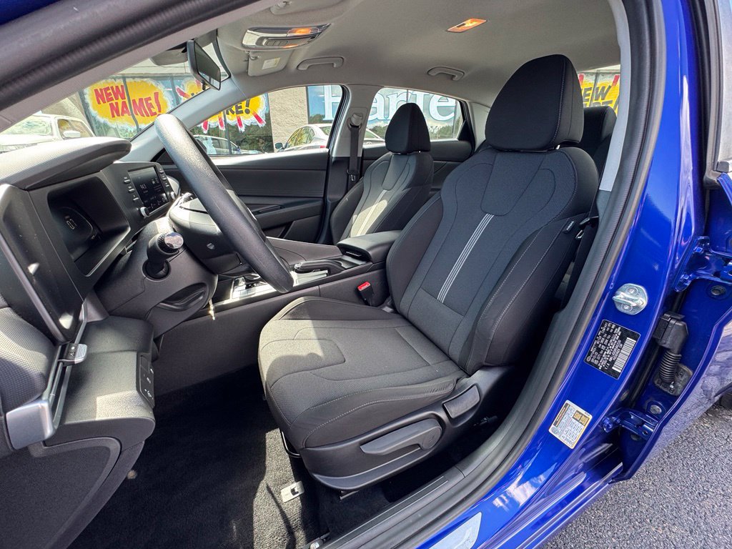 Used 2024 Hyundai Elantra SE FWD image 32