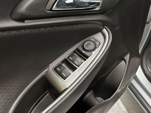 Used 2023 Chevrolet Malibu LT image 11