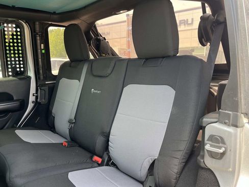 Used 2020 Jeep Wrangler Unlimited Sport AWD/4WD image 19