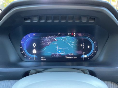 Used 2024 Volvo XC90 B6 Plus image 8