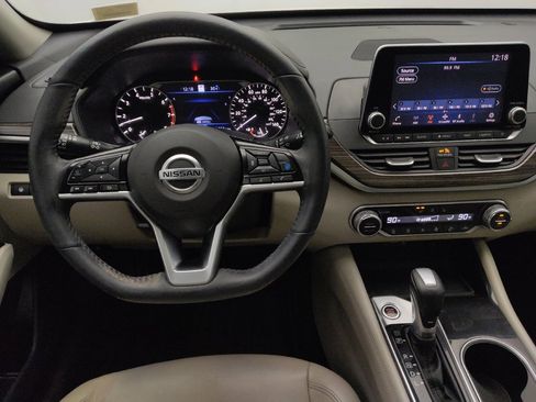 Used 2020 Nissan Altima 2.5 Platinum image 22