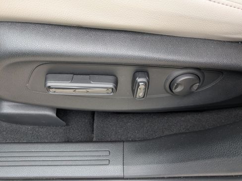 Used 2025 Honda CR-V EX-L image 19
