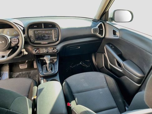 Used 2024 Kia Soul LX w/ Option Group 015 FWD image 22
