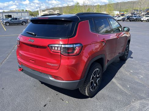 Used 2025 Jeep Compass Trailhawk AWD/4WD image 7