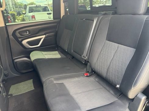 Used 2018 Nissan Titan SV w/ SV Convenience Package AWD/4WD image 33