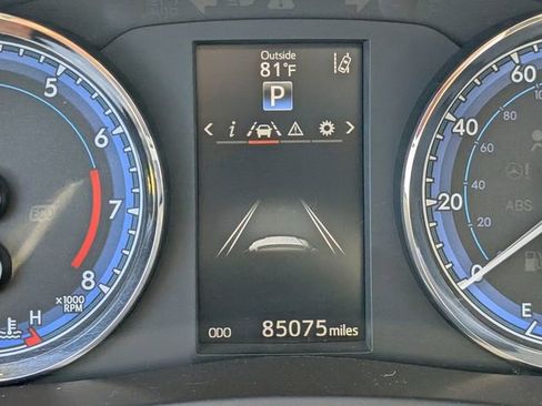 Used 2018 Toyota Corolla SE FWD image 23
