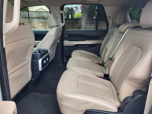 Used 2022 Ford Expedition Max Limited image 16
