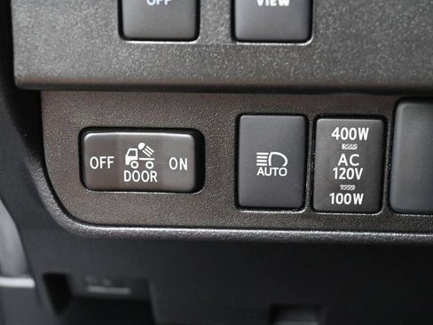 Certified 2022 Toyota Tacoma Limited AWD/4WD image 15